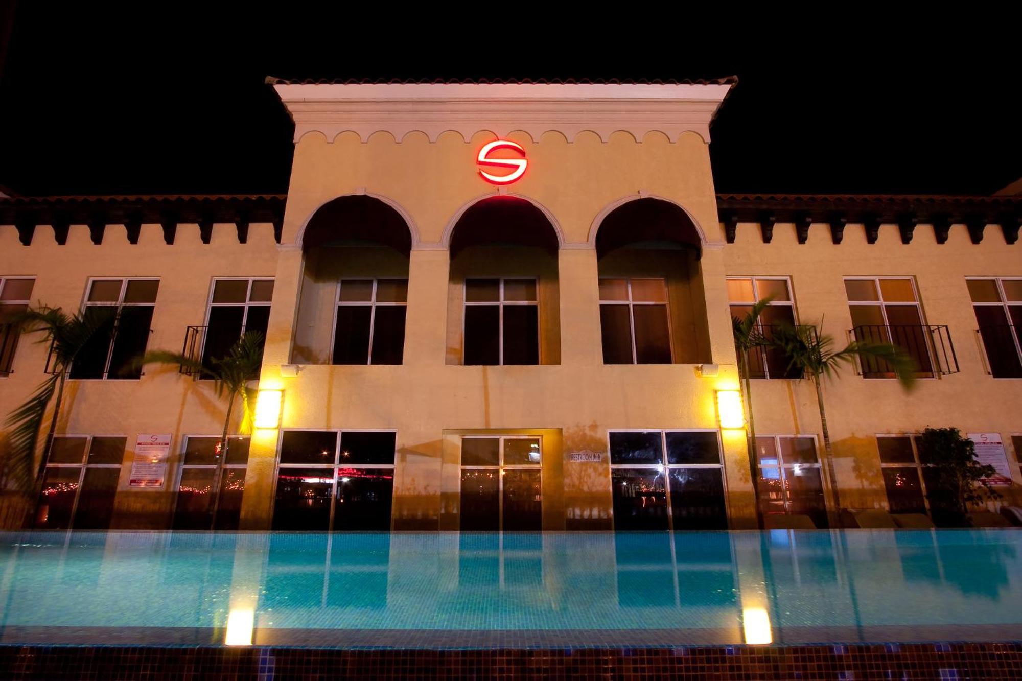 S Hotel Kingston Exterior photo